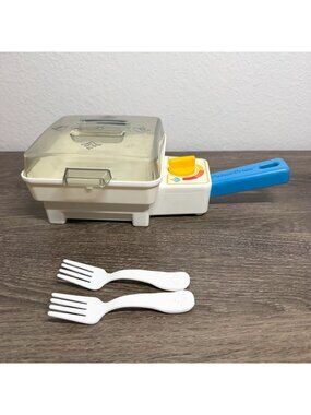 VTG 1987 Fisher Price Fun Food Super Skillet Frying Pan With Lid Tested/Works!